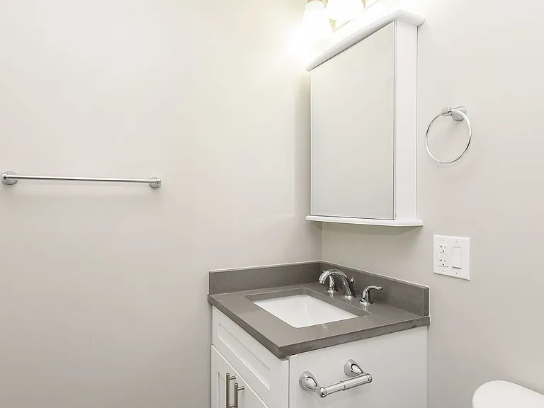 2125 W Chicago Ave #2119-2R — Photo 9