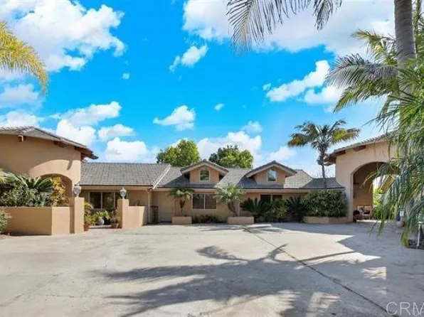 2081 Elevado Rd, Vista, CA 92084