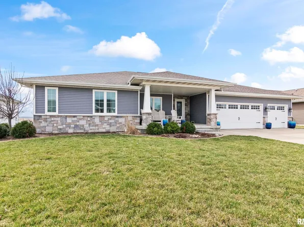 2300 Hopwood Dr, Chatham, IL 62629