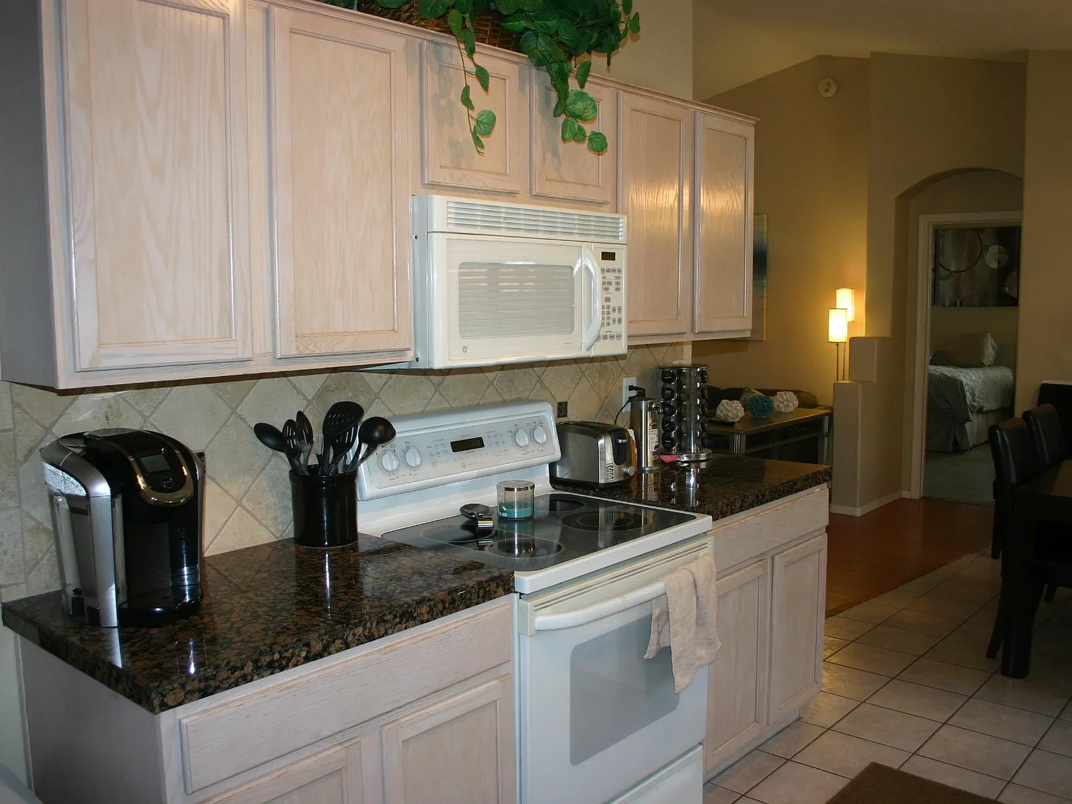 3 bed, 2.0 bath, 1540 sqft, $2,990 — Photo 3