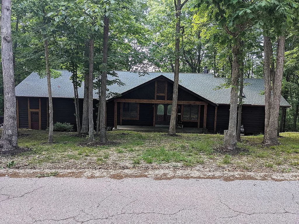 1605 Wolf Trail Rd photo 1