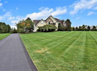 5984 Kesslersville Rd, Nazareth, PA 18064