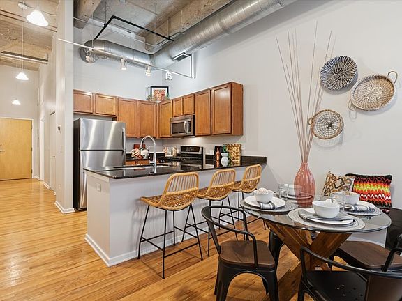 5th image of 1735 N Paulina St APT 214