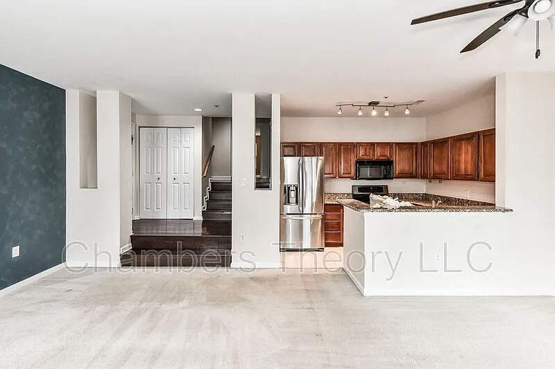 2 bed, 2.0 bath, 1150 sqft, $2,400 — Photo 4