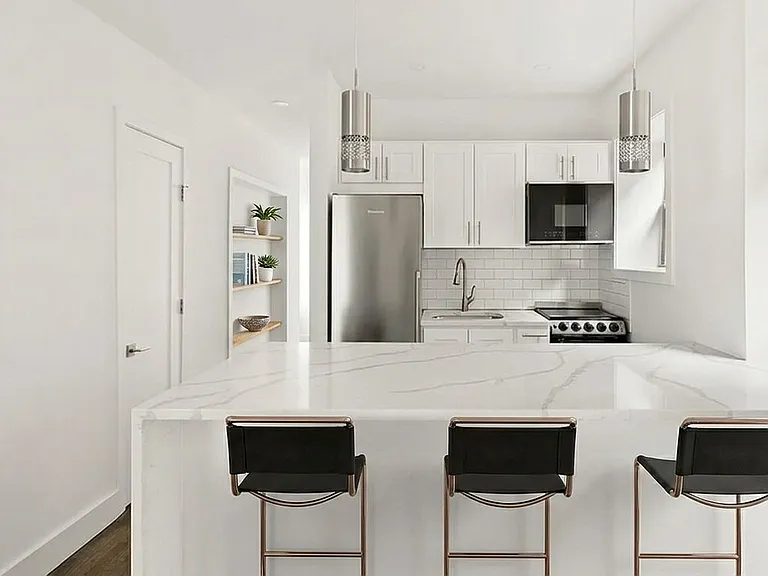 57 W 10th St #PENTHOUSE — Photo 3