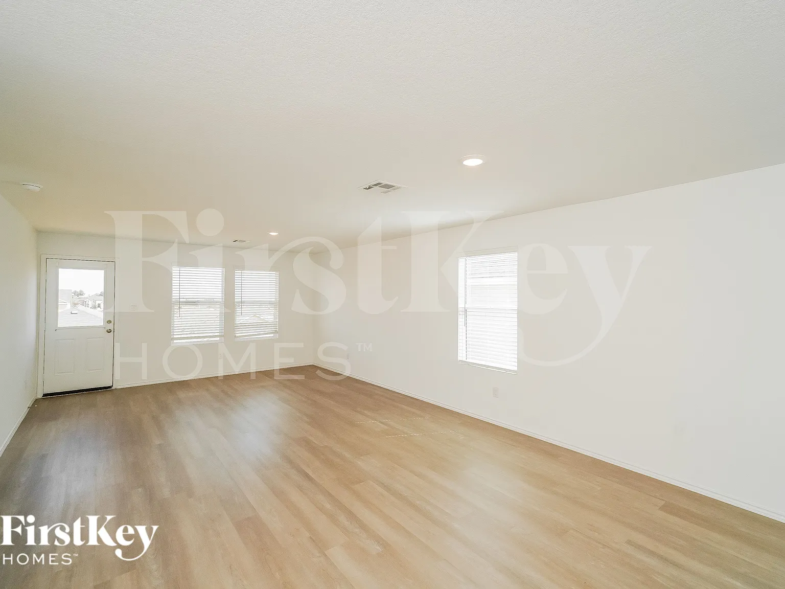 4 bed, 2.0 bath, 1874 sqft, $1,920 — Photo 3