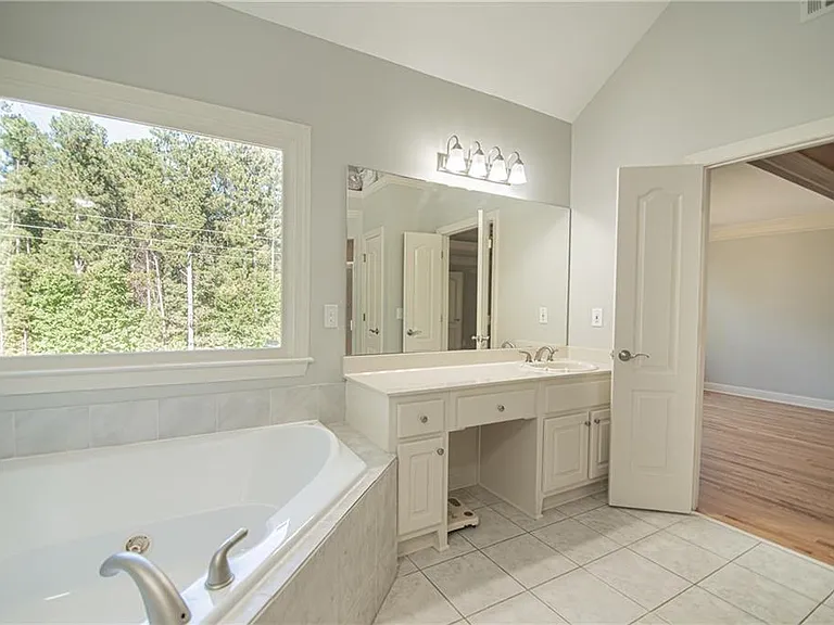 4012 Erin Dr — Photo 45
