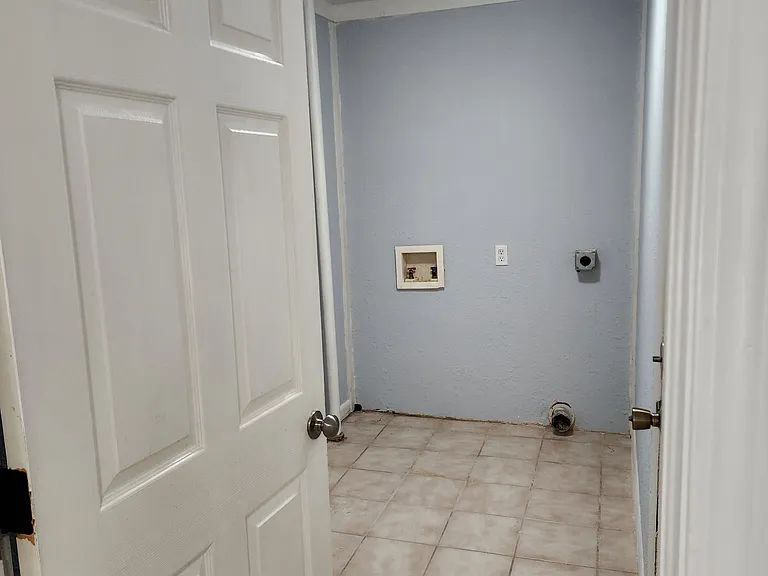 324 S 44th West Ave — Photo 10