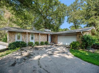 5113 Foxcroft Dr, Kalamazoo, MI 49009