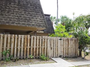 Camelot Three Condo, Miami, FL 33186