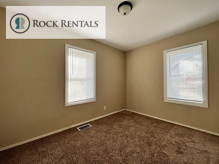 15 Sunset Dr — Photo 4