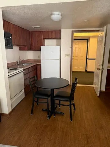 1 bed, 480 sqft, $1,474 — Photo 1