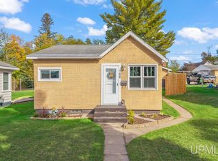 728 Saginaw St, Norway, MI 49870