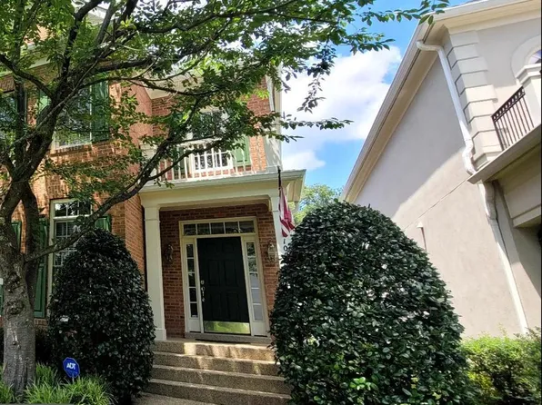 10095 McCarty Crest Ct, Fairfax, VA 22030