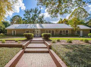 1 Lane Pl, Center, TX 75935