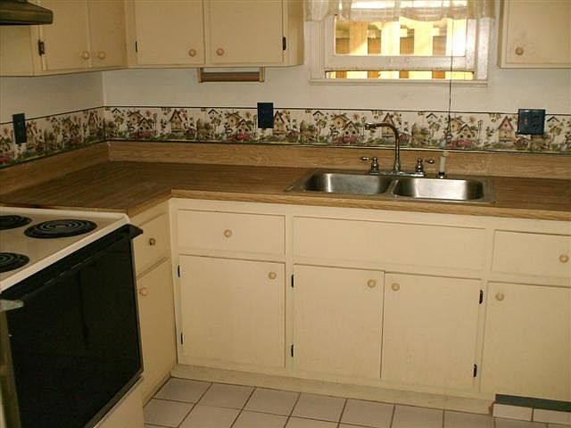 1st image of 2730 Sunrise Blvd APT A