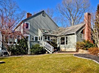 43 Hotchkiss Grove Rd, Branford, CT 06405