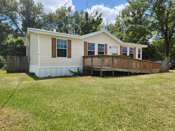 328 Chipola Ave, Wewahitchka, FL 32465