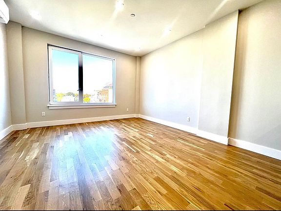 5th image of 1700 Jerome Ave #2C
