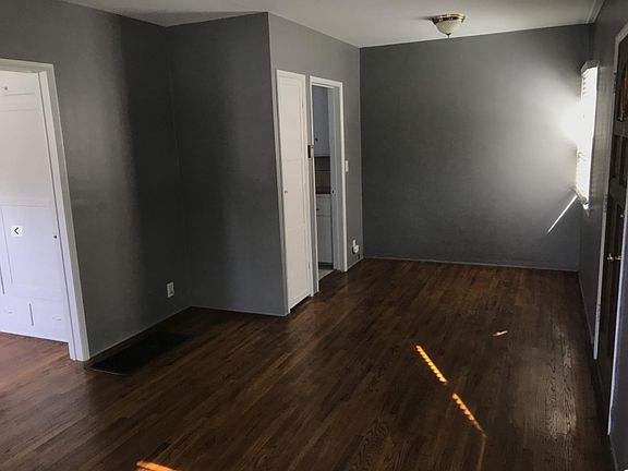 3rd image of 103 S Sunnyslope Ave