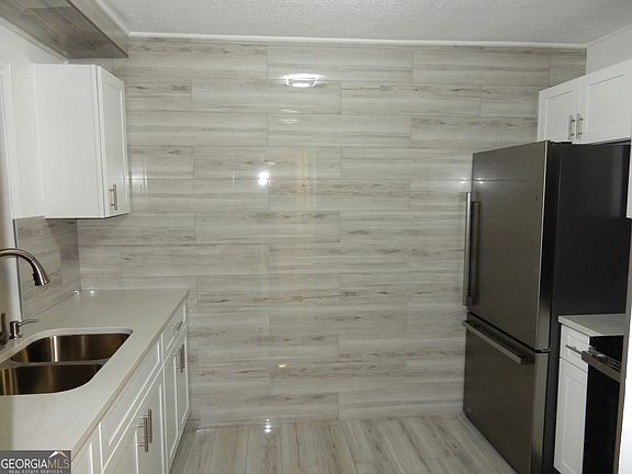 5th image of 3083 Colonial Way APT N