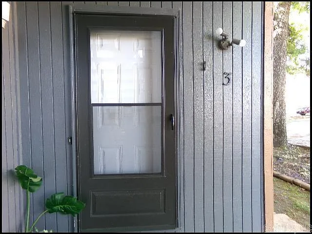 1807 Sanford Dr #3 — Photo 2