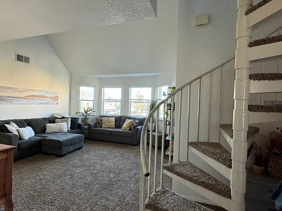 45 Fisher Ct #45