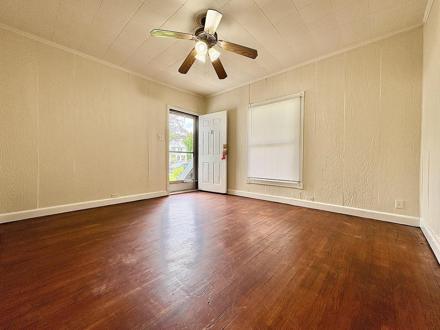 2 bed, $1,050 — Photo 2
