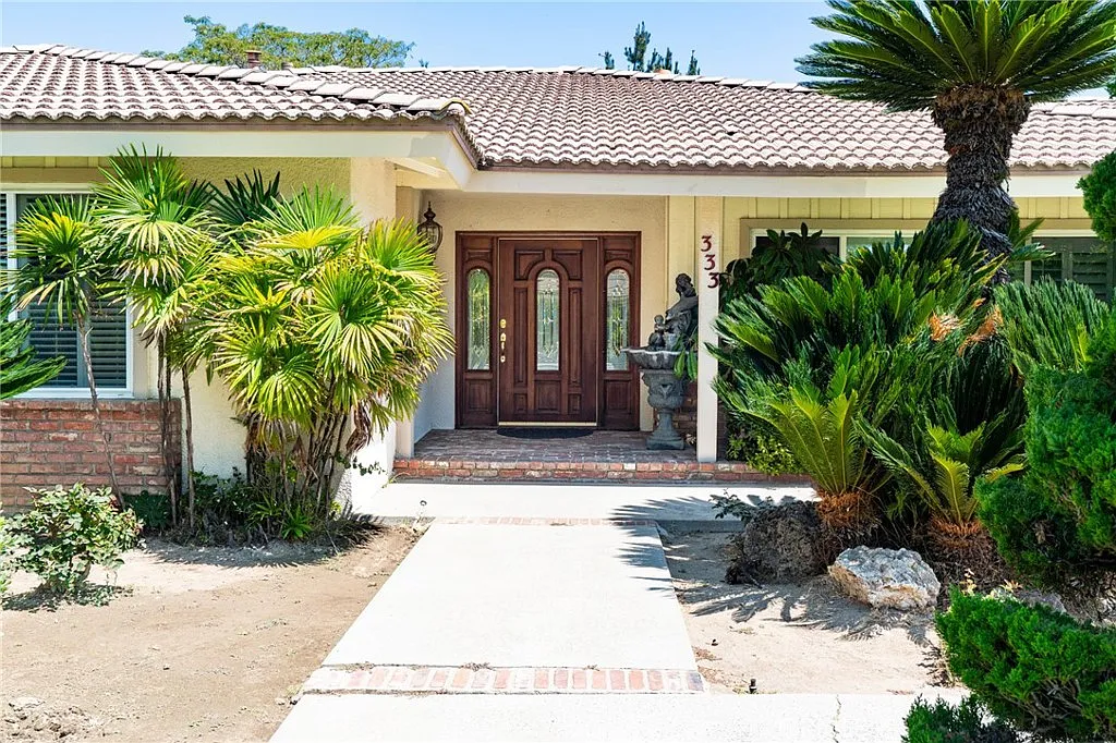 3 bed, 2766 sqft, $6,300 — Photo 3