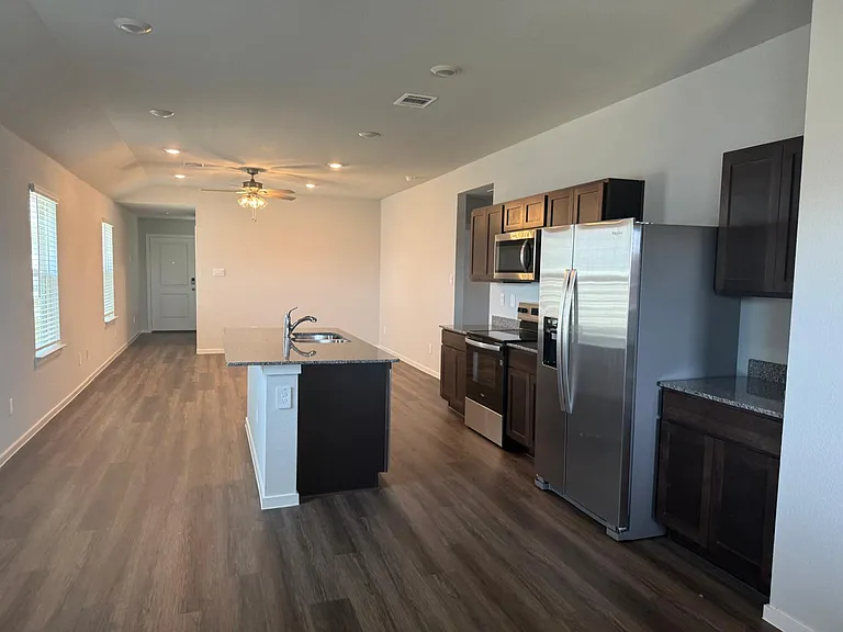 305 Randall Pl — Photo 5