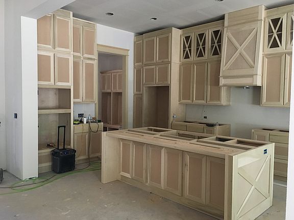 3rd image of 8255 Royal Oaks Dr