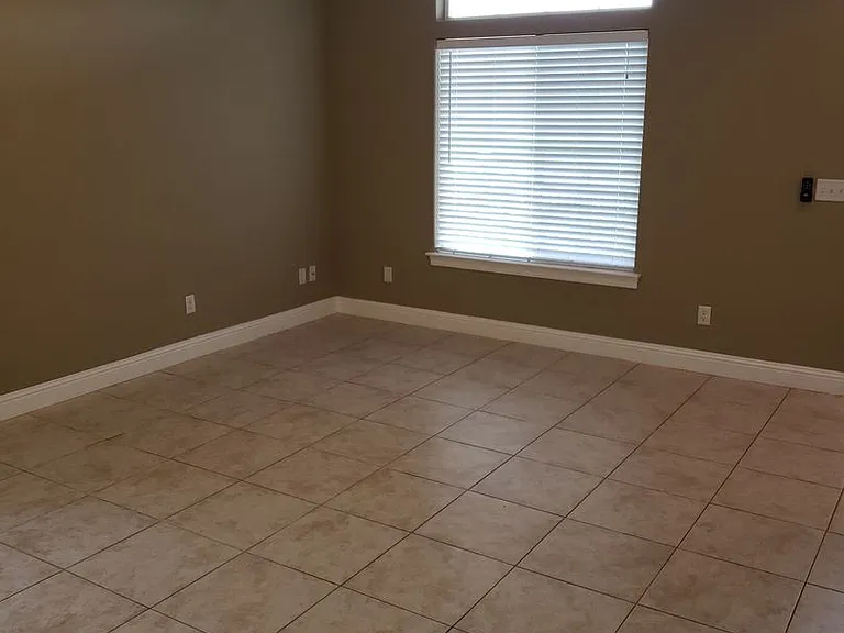 22351 Edgewater Dr — Photo 6