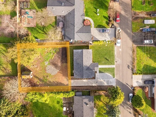 8708 NE 140th Street #C, Kirkland, WA 98034