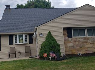 40 Deep Dale Dr E, Levittown, PA 19056