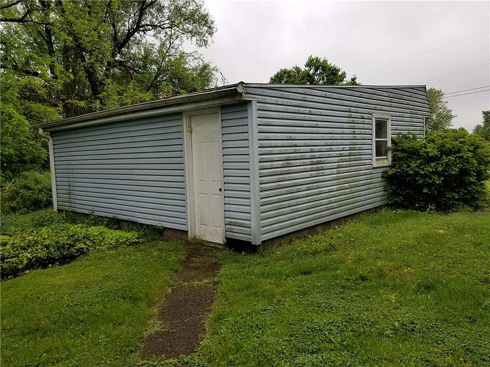 2nd image of 905 King Rd