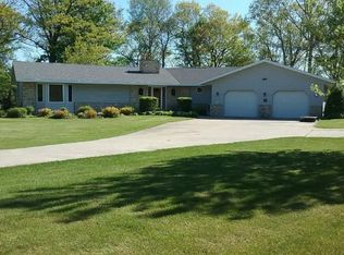 7203 Shamrock Ln, Two Rivers, WI 54241