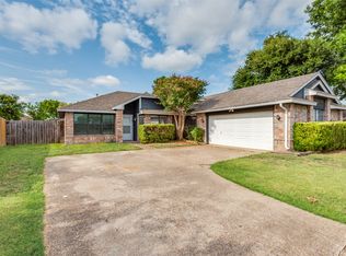 202 Hollywood Dr, Glenn Heights, TX 75154