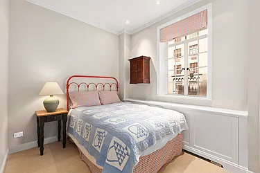 Sold by The SIMPLE Real Estate Co