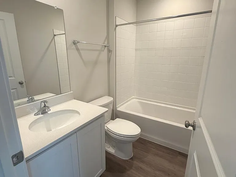 480 Sophie St — Photo 14