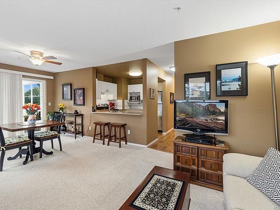4th image of 24 Prideaux St #105