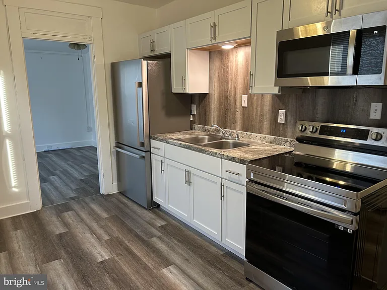 106 N Main St #B — Photo 1