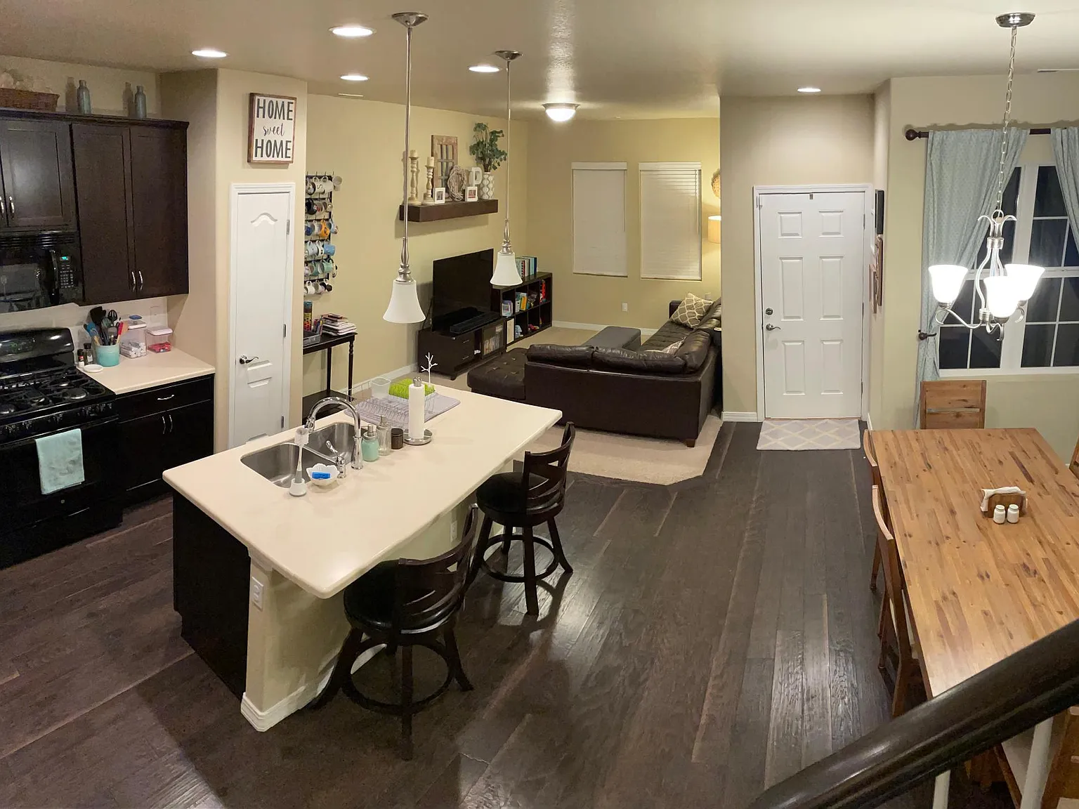 3 bed, 2.5 bath, 1484 sqft, $2,650 — Photo 4