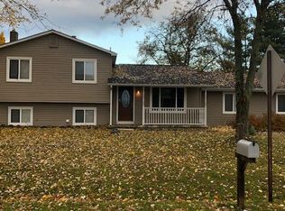 15116 Marl Dr, Linden, MI 48451