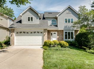 1136 Carol St, Downers Grove, IL 60516