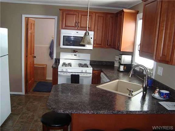 4th image of 3543 Grafton Ave