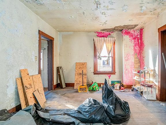 5th image of 614 8th St