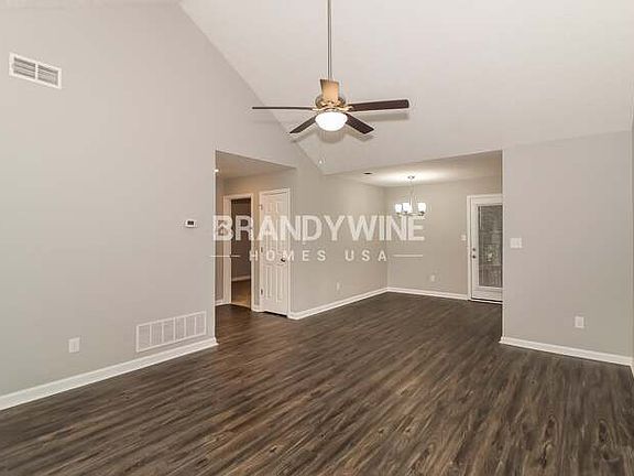 4th image of 86 Hale Haven Dr