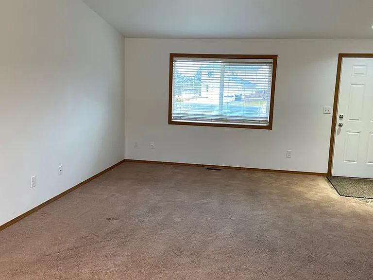 1617 Dynasty Dr — Photo 3