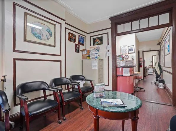 1670 Putnam Avenue image 6 of 10