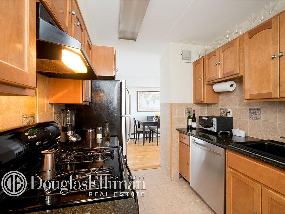 1st image of 301 Cathedral Pkwy APT 7N